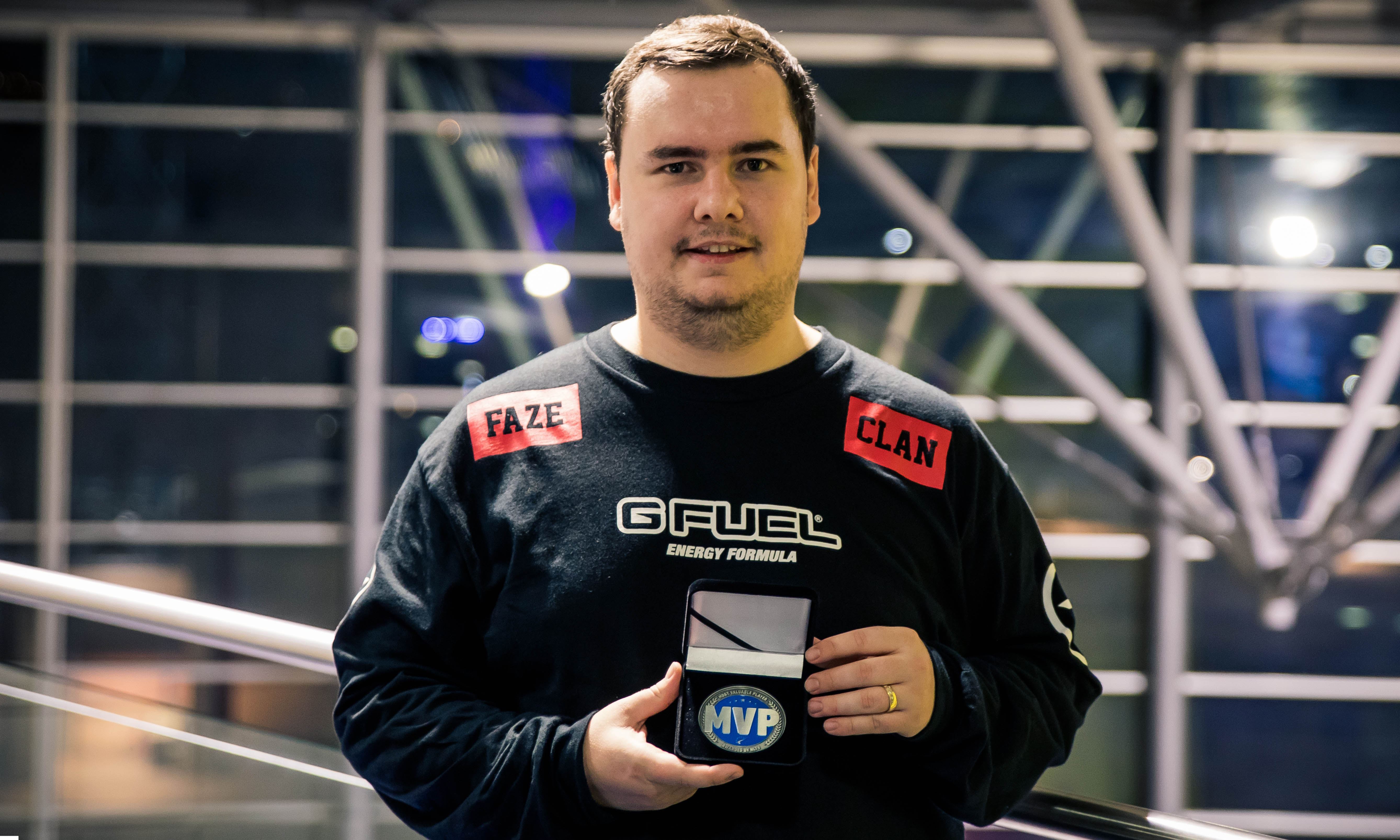 s1mple 效应 — 超过80万观众收看了IEM Dallas 2025的首场比赛