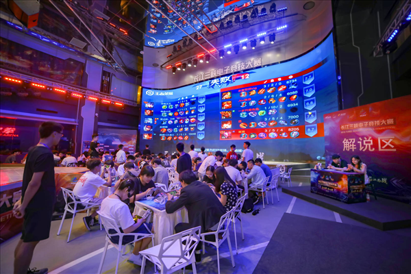 baz 和 kyousuke 在与八名主播的对抗中作弊 — 他们如何赢得 AWP Dragon Lore